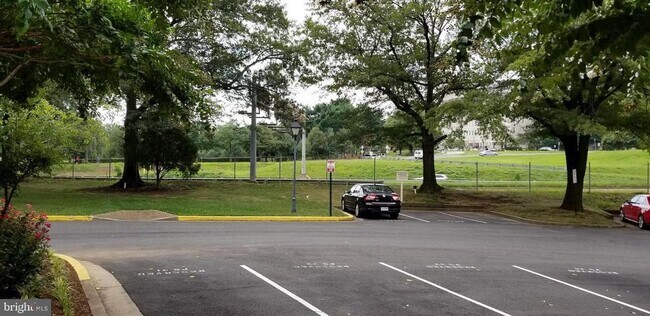 Building Photo - 1111 Arlington Blvd