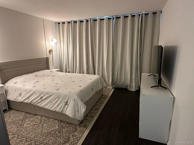 Building Photo - 150-38 Union Tpke Un