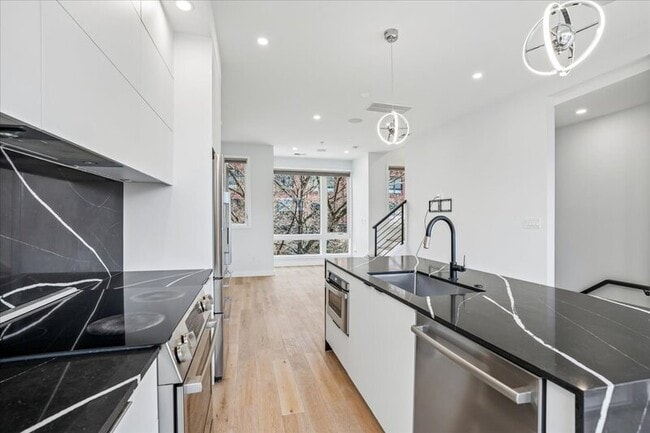 Building Photo - 810 13th St NE