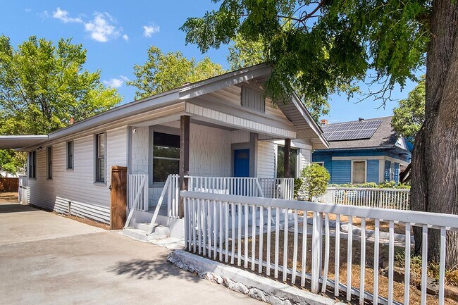 Building Photo - Renovated Winnetka Heights Craftsman home ...