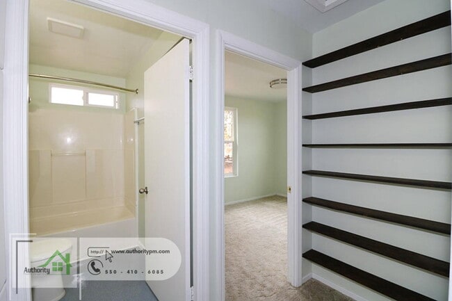 Building Photo - 6530 Dale Ln