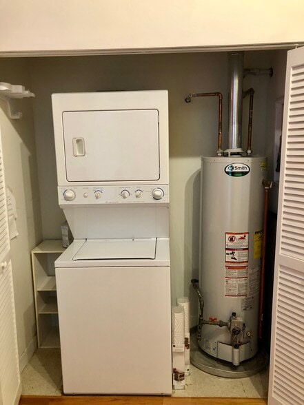 Building Photo - 2 S Leavitt St