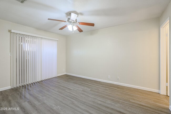 Building Photo - 501 W Hononegh Dr