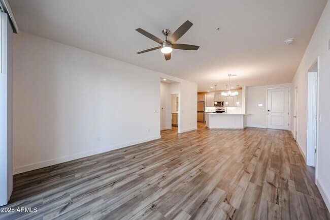 Building Photo - 2511 W Queen Creek Rd