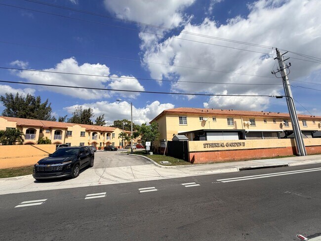 Building Photo - 11475 NW 94th Pl