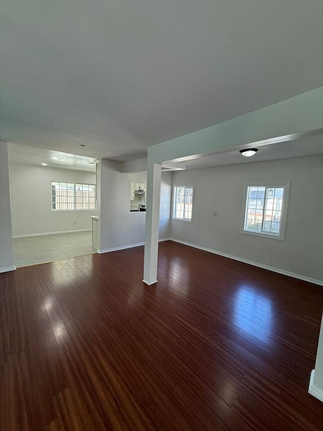 Building Photo - Beautiful 4 Bedroom, 2 Bathroom Arleta Hom...