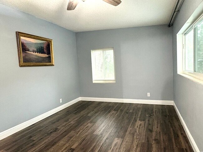 Building Photo - Beautifully Updated DeLand Home with Huge Fenced Backyard!!!