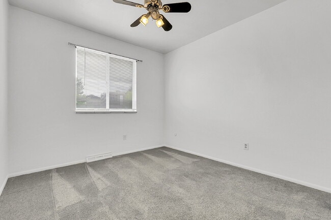 Building Photo - $1,995.00, 3 bed, 1.5 bath, located in Aur...
