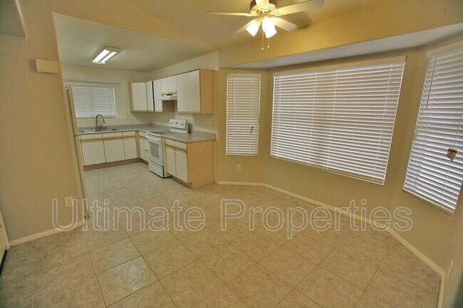 Building Photo - 12107 N 79th Dr
