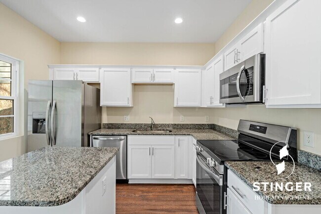 Building Photo - 204 Admiration Ave