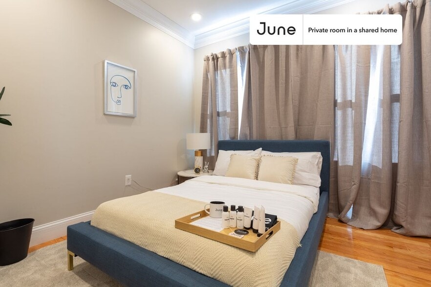 Primary Photo - Room in Shared 3 bed/1 bath home