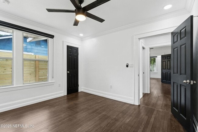 Building Photo - 836 Lynton St