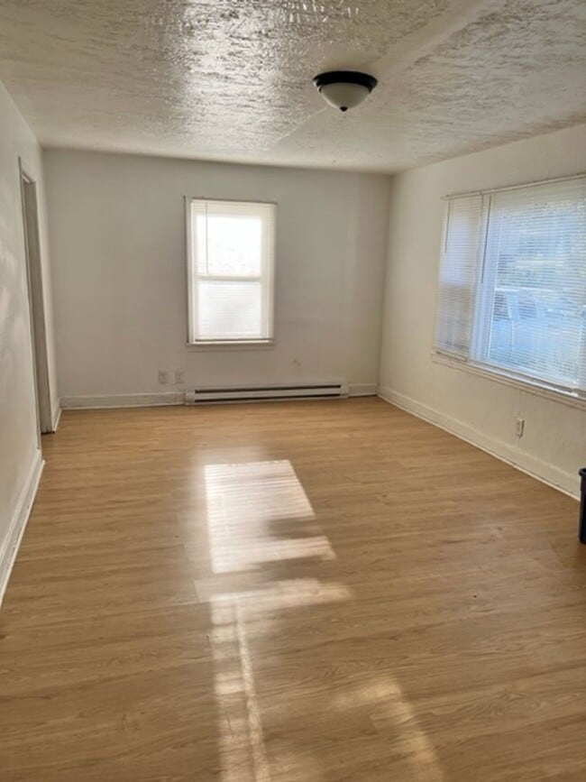 Building Photo - Cute 3 Br, 1 Bath home for rent
