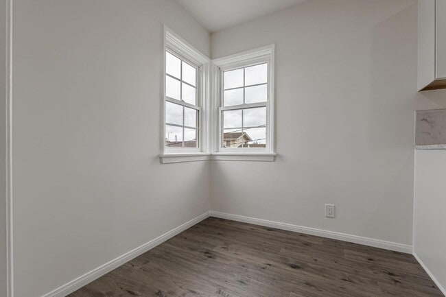 Building Photo - 3841 Arlington Ave