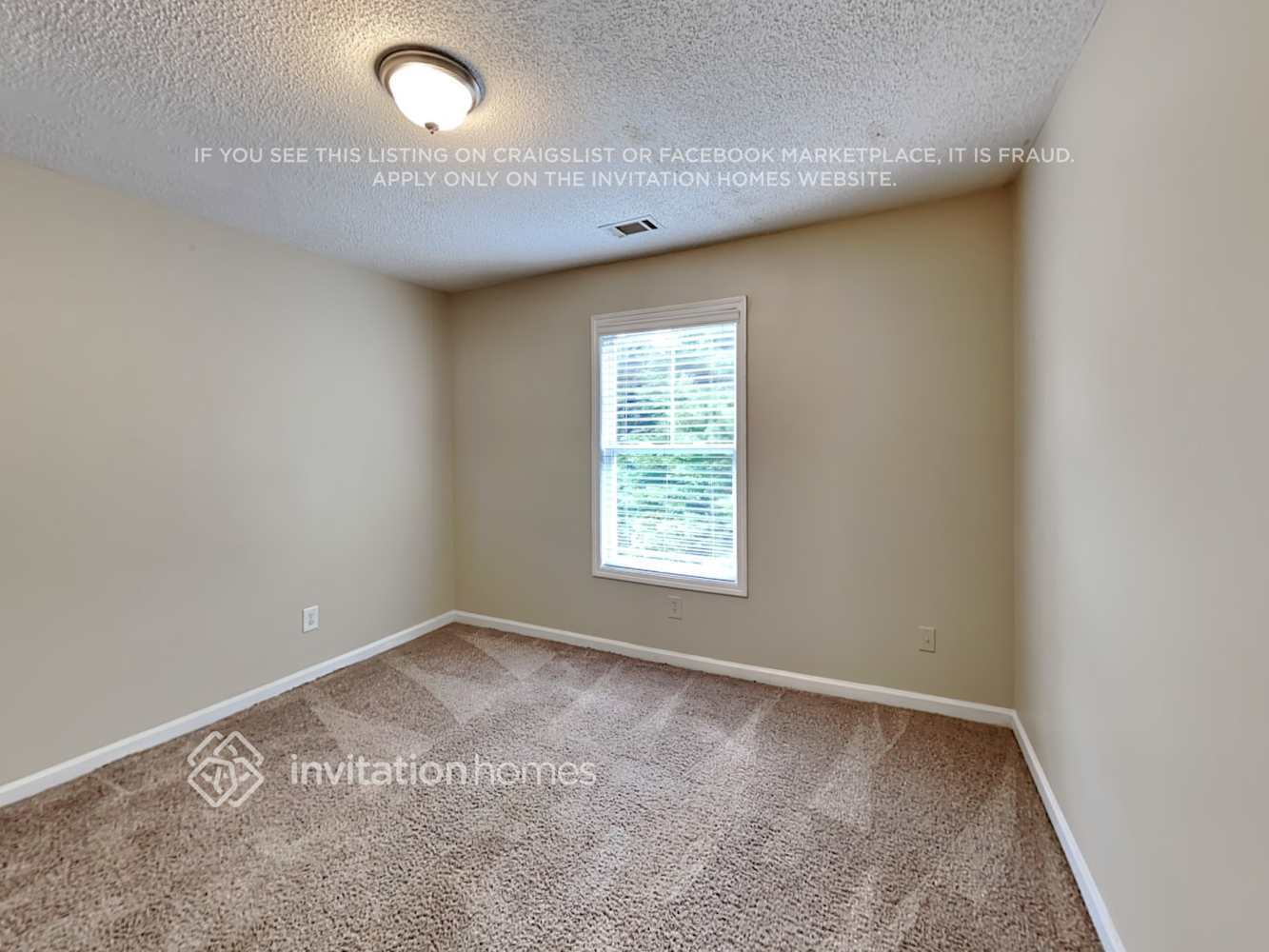 Building Photo - 3816 Pine Village Pl