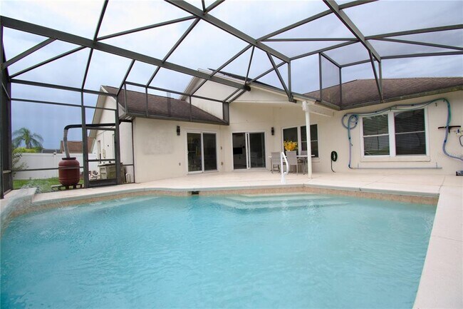 Building Photo - 447 Via Del Sol Dr