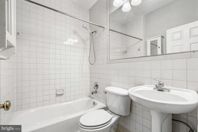 Building Photo - 1417 Chapin St NW