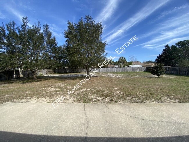 Building Photo - 2110 Bahama Dr