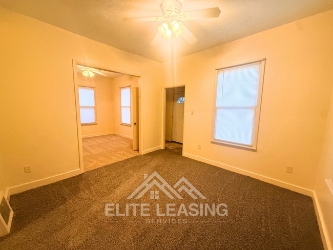 Building Photo - 3 Bedroom | 2 Bathroom Home Available Now