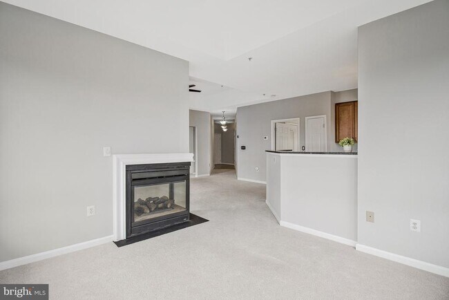 Building Photo - 801 S Greenbrier St