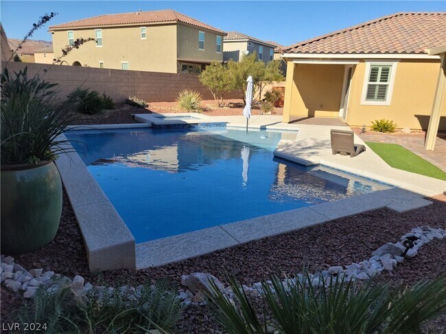 Building Photo - 9149 Cocowoods Pl