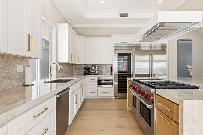 Building Photo - 1832 11th St