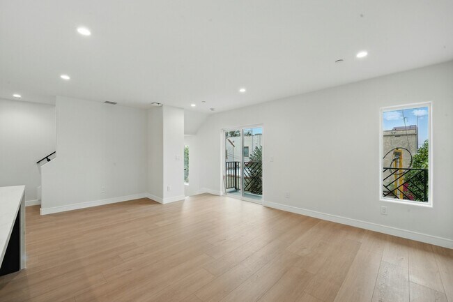 Building Photo - 8234 Blackburn Ave