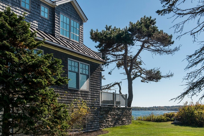 Building Photo - 7 Point Rd