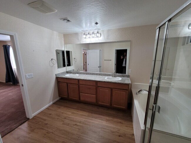 Building Photo - 6221 Joaquin Hills Ct