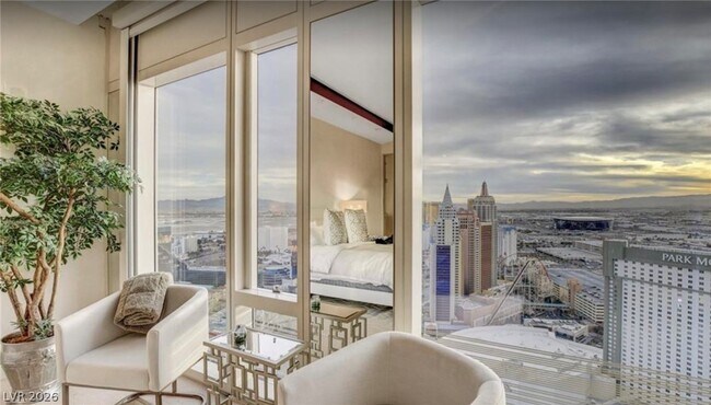 Building Photo - 3750 S Las Vegas Blvd