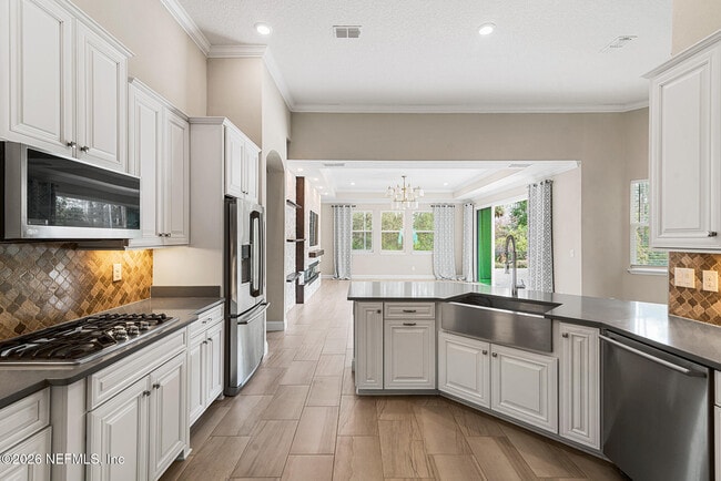 Building Photo - 126 Brasilla Ave