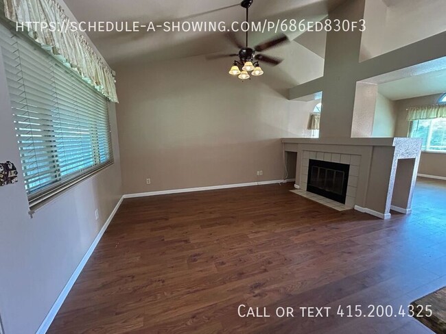 Building Photo - 637 Laurelwood Cir