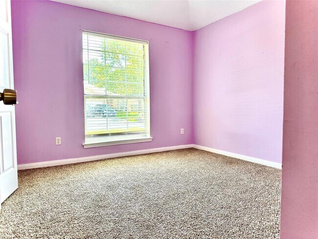 Building Photo - 22207 Falconwood Ln