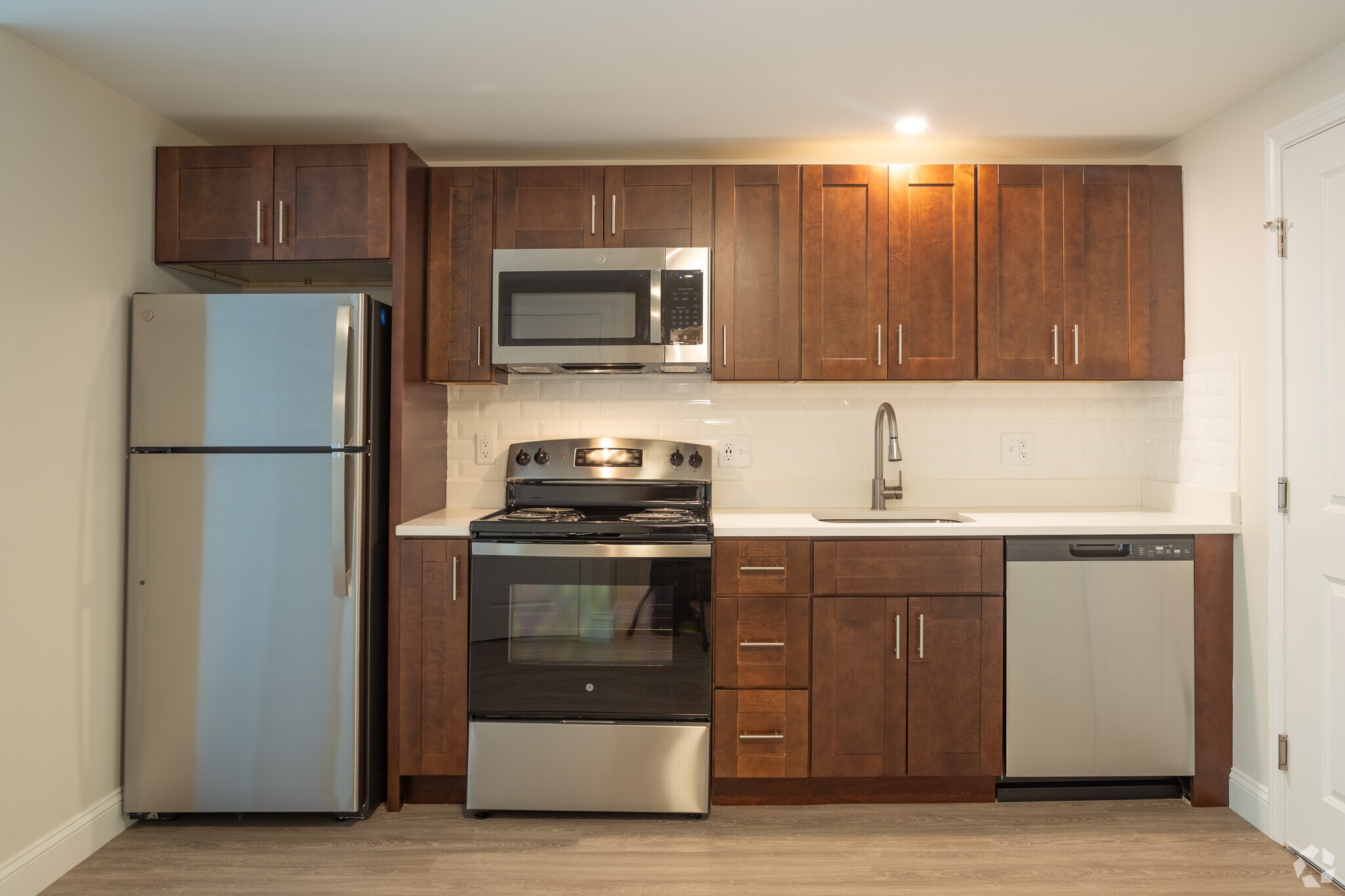 1A - 1 BR,1BA 570sf - Westgate Arms