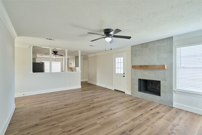 Building Photo - 6527 Zapata Dr