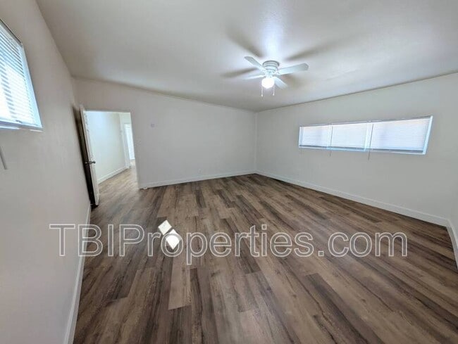 Building Photo - 936 Bradley St