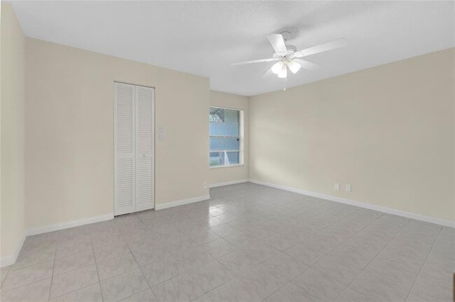 Building Photo - 4101 N 49th Ave