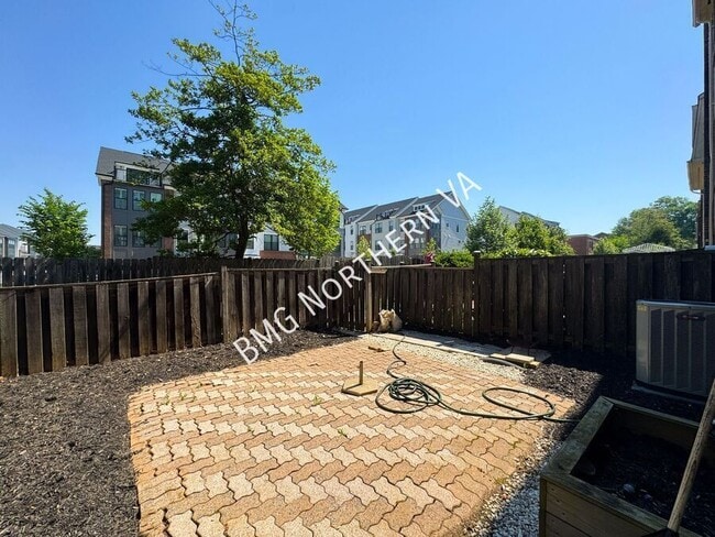 Building Photo - 7450 Adams Park Ct