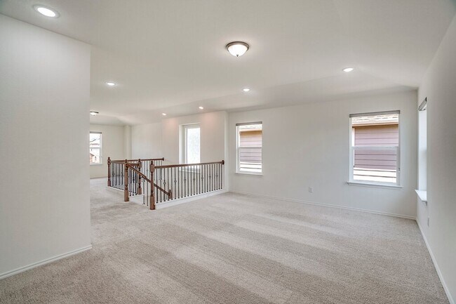 Building Photo - 516 Ayinger Ln