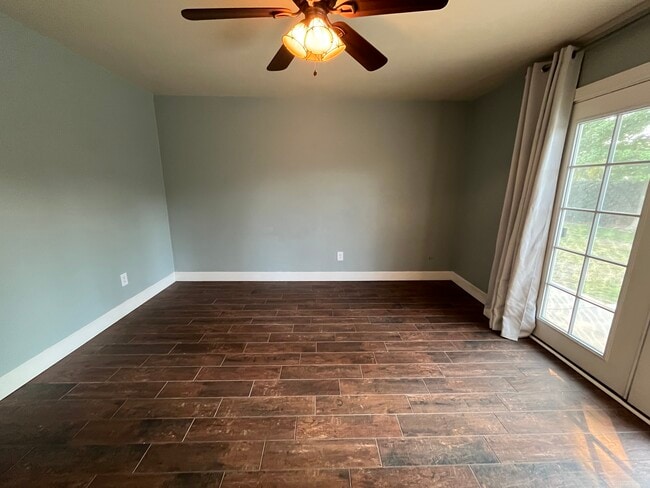Building Photo - 5708 Cochran Dr