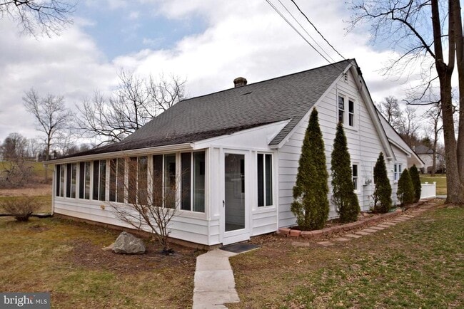 Building Photo - 2749 Woodland Ave