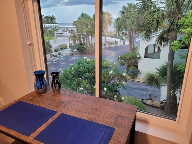 Building Photo - 903 Bahia Del Sol Dr