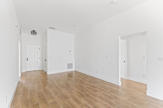 Building Photo - 4 Bedroom SFH in Palm Coast