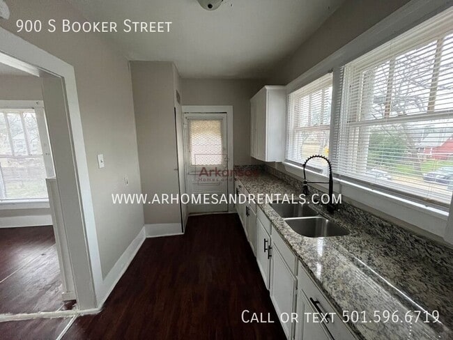 Building Photo - 900 S Booker St