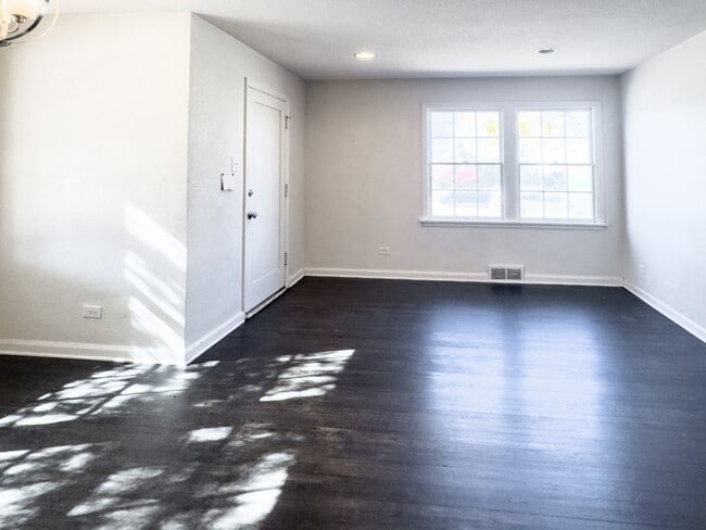 Building Photo - Spacious 5-Bedroom Gem on Locust Street – 2,053 Sq. Ft. of Comfort in Denver's Heart!