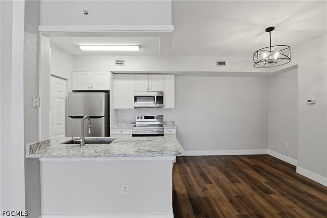 Building Photo - 6321 Aragon Way