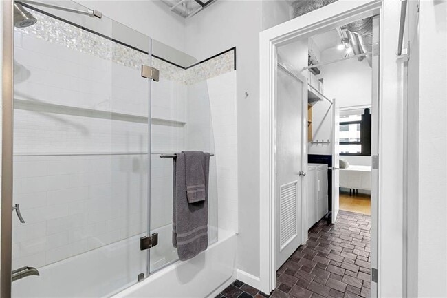 Building Photo - 878 Peachtree St NE