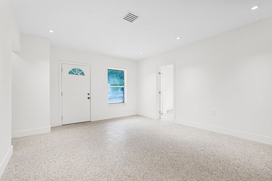 Building Photo - 341 NW 43rd St