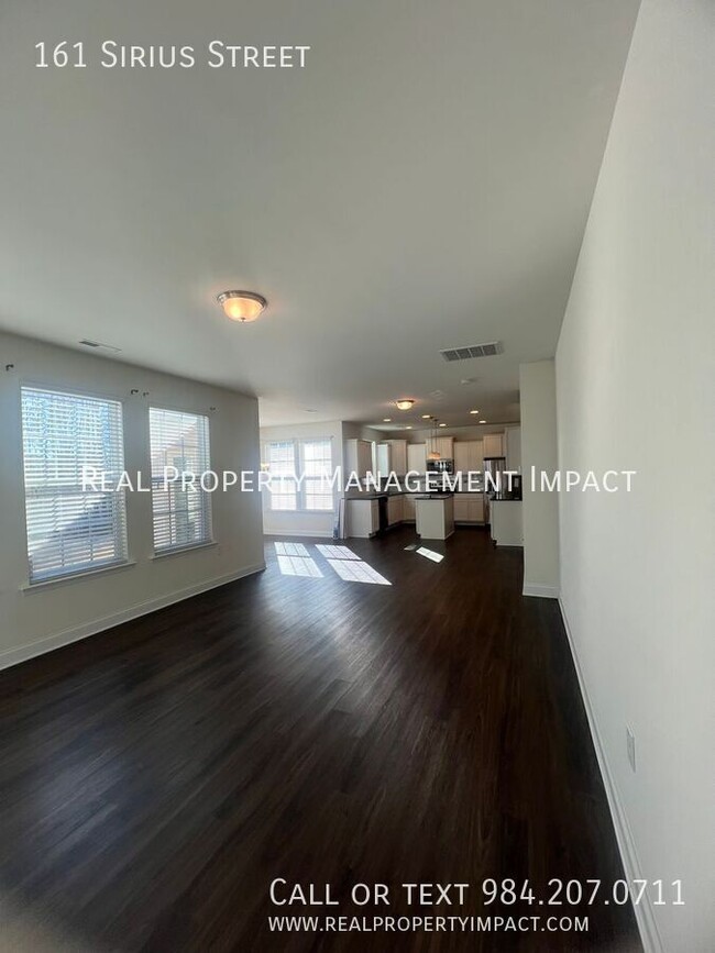 Building Photo - Spacious 3 Bedroom 2.5 Bathroom Modern Hom...