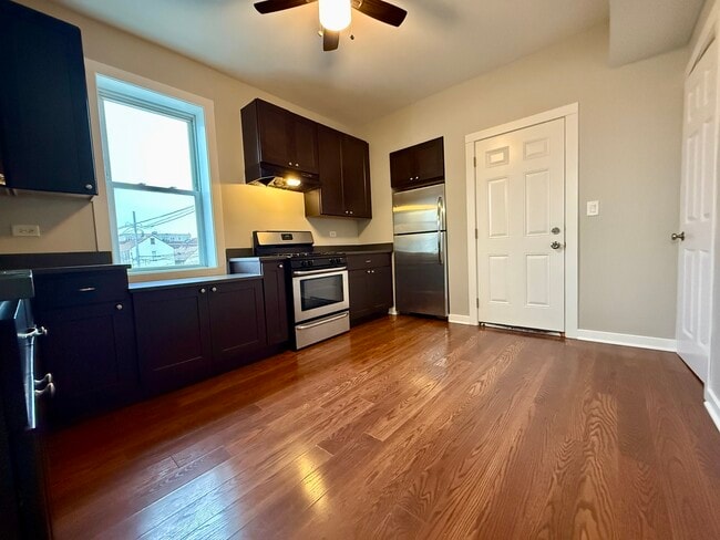 Building Photo - 3402 S Lituanica Ave